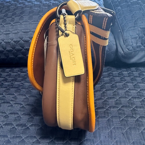 Coach Papaya Hitch Crossbody - Picture 5 of 11